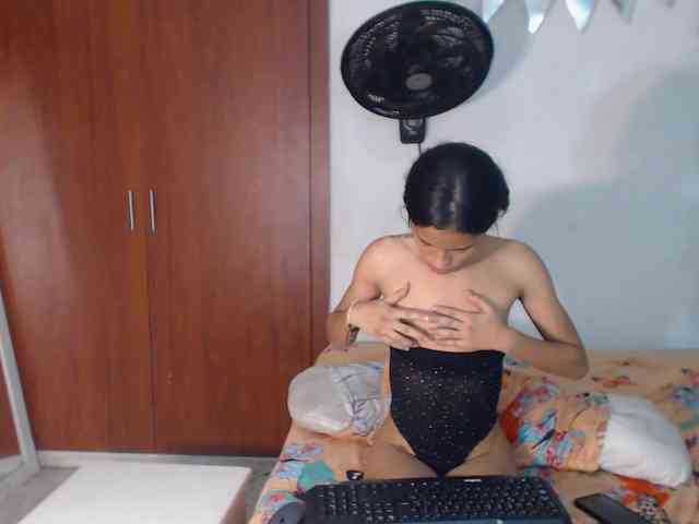 nicolle-sanders webcam