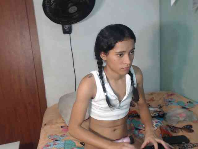 nicolle-sanders webcam