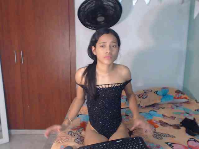 nicolle-sanders webcam