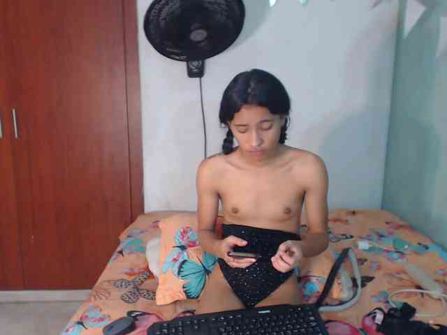 nicolle-sanders webcam