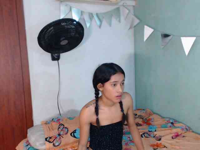 nicolle-sanders webcam