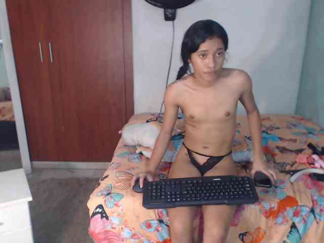 nicolle-sanders webcam