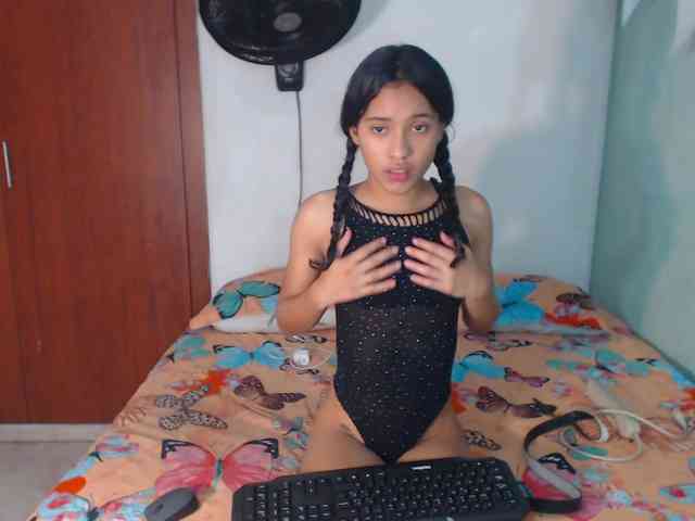 nicolle-sanders webcam