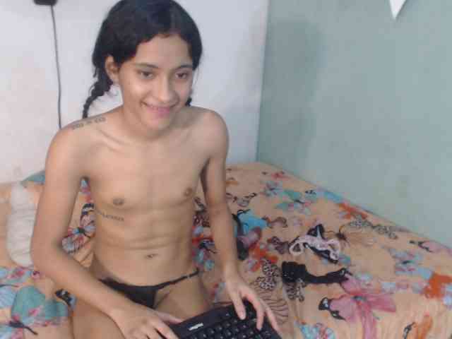 nicolle-sanders Live Webcam on BongaCams
