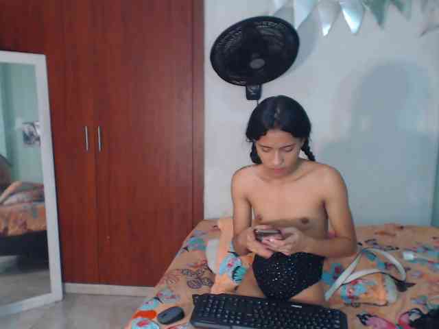 nicolle-sanders webcam