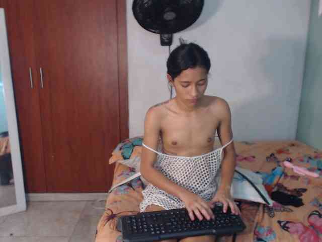 nicolle-sanders webcam