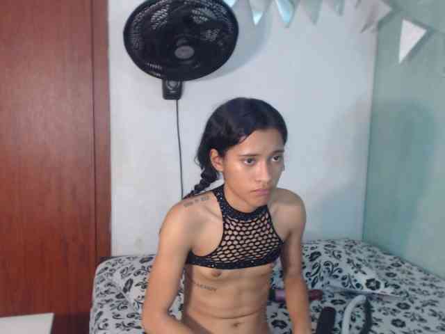 nicolle-sanders webcam