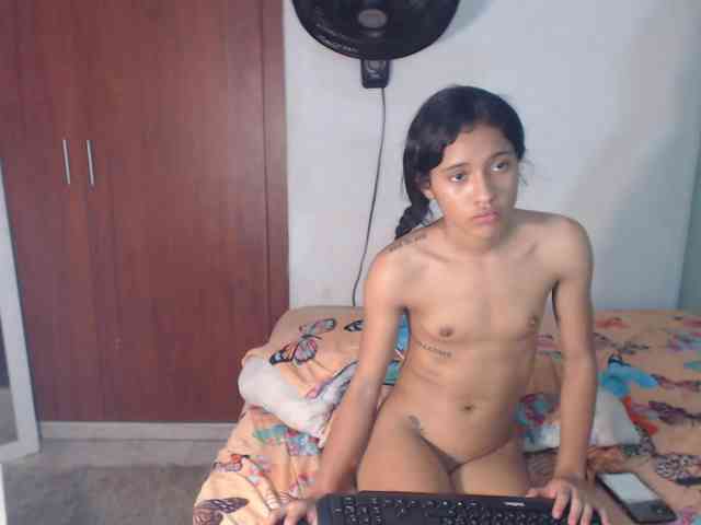 nicolle-sanders webcam