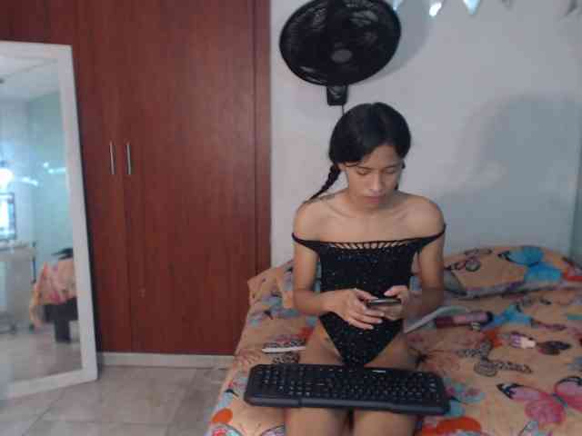 nicolle-sanders webcam