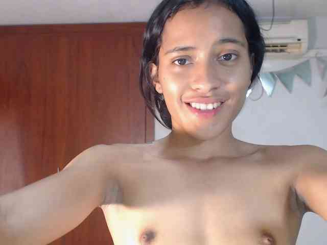 nicolle-sanders webcam