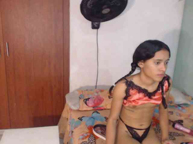 nicolle-sanders webcam