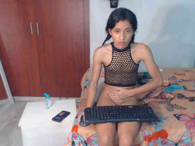 nicolle-sanders webcam