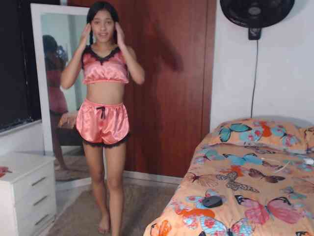 nicolle-sanders webcam