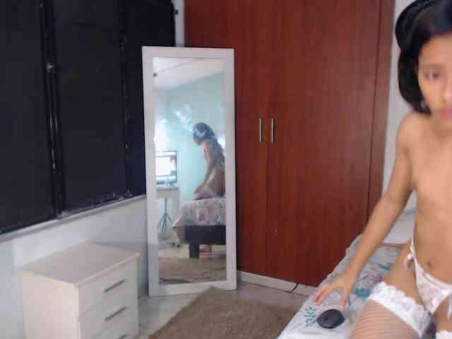 nicolle-sanders nicolle-sanders