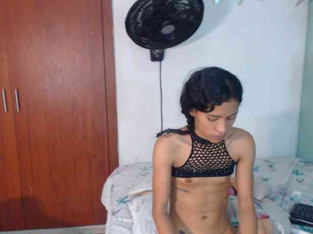 nicolle-sanders webcam