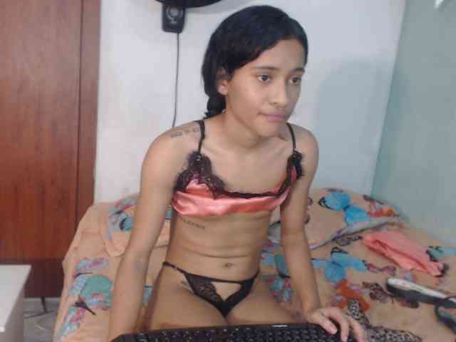 nicolle-sanders webcam