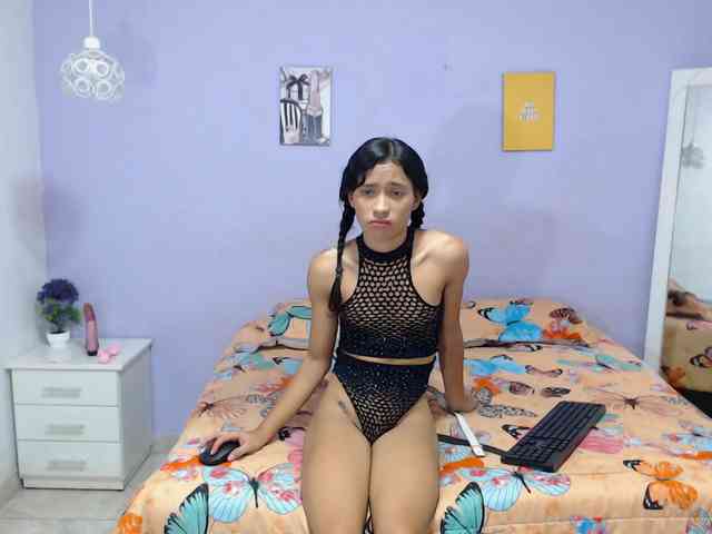 nicolle-sanders webcam