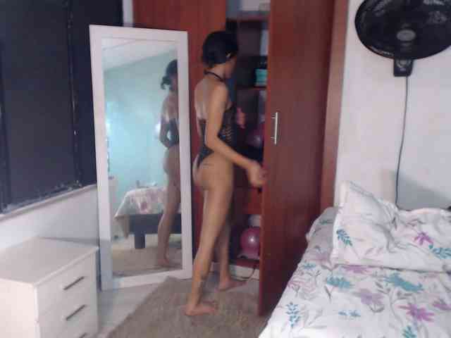 nicolle-sanders webcam