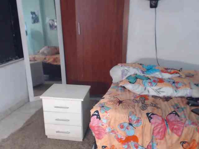 nicolle-sanders webcam