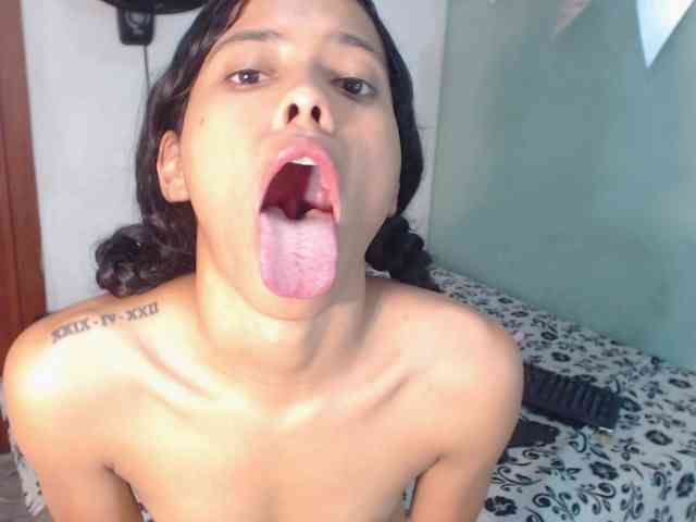 nicolle-sanders webcam