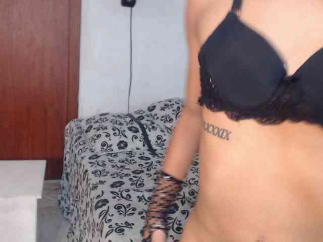 nicolle-sanders webcam