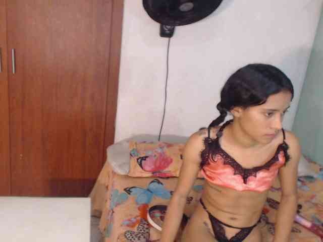 nicolle-sanders webcam