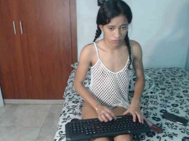 nicolle-sanders webcam