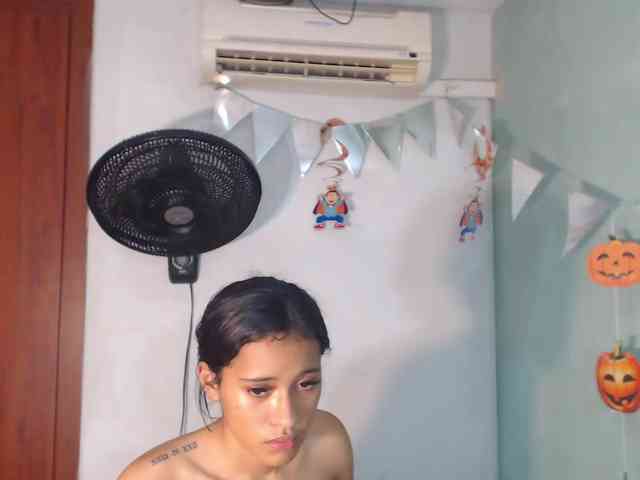 nicolle-sanders webcam