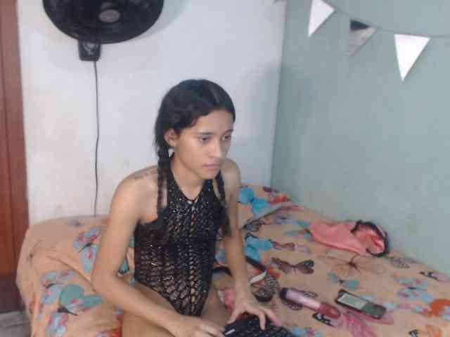 nicolle-sanders webcam