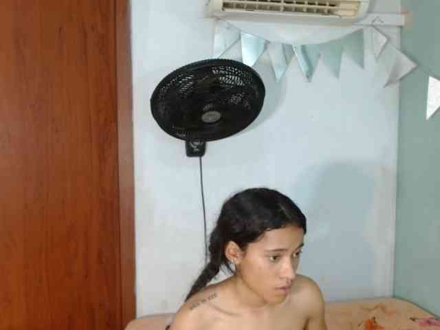 nicolle-sanders Live Webcam on BongaCams