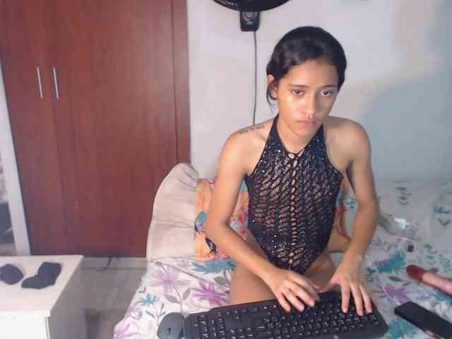 nicolle-sanders webcam