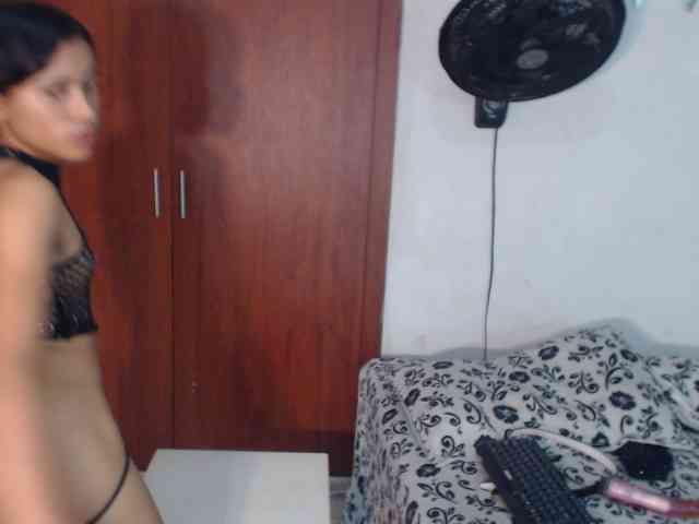 nicolle-sanders webcam