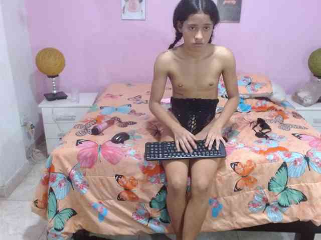 nicolle-sanders webcam