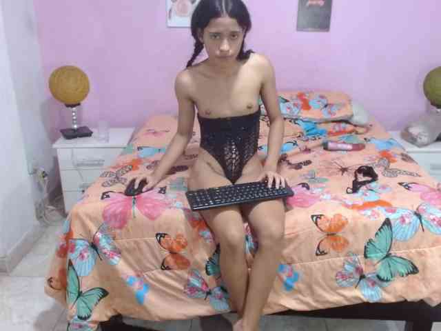 nicolle-sanders webcam