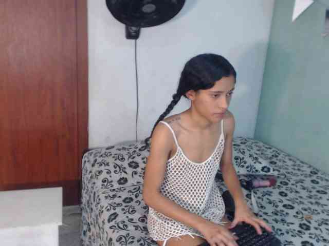 nicolle-sanders webcam