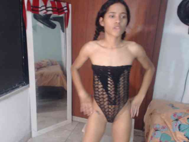 nicolle-sanders webcam