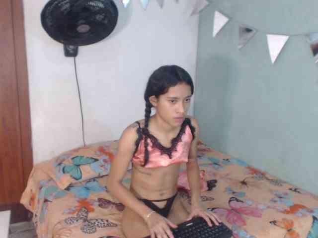nicolle-sanders webcam