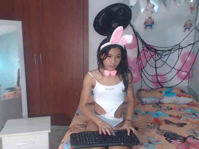 nicolle-sanders nicolle-sanders