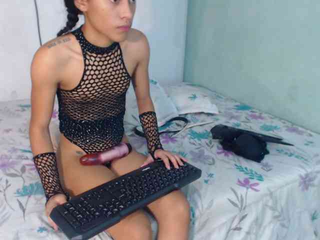 nicolle-sanders webcam