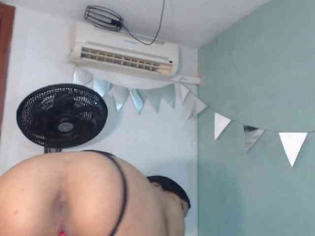 nicolle-sanders webcam