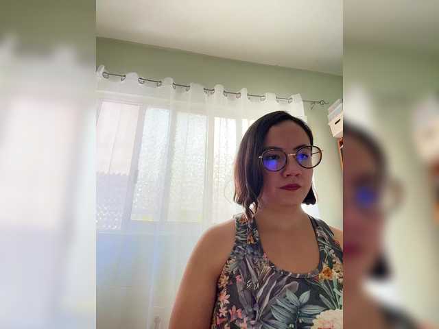 MishelleLopez's BongaCams show and profile