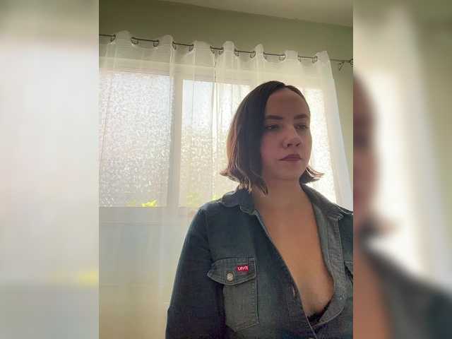 MishelleLopez's BongaCams show and profile