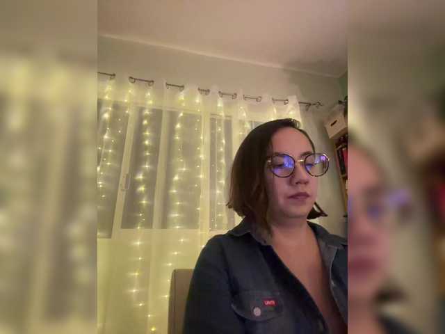 MishelleLopez's BongaCams show and profile