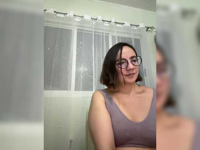 MishelleLopez's BongaCams show and profile