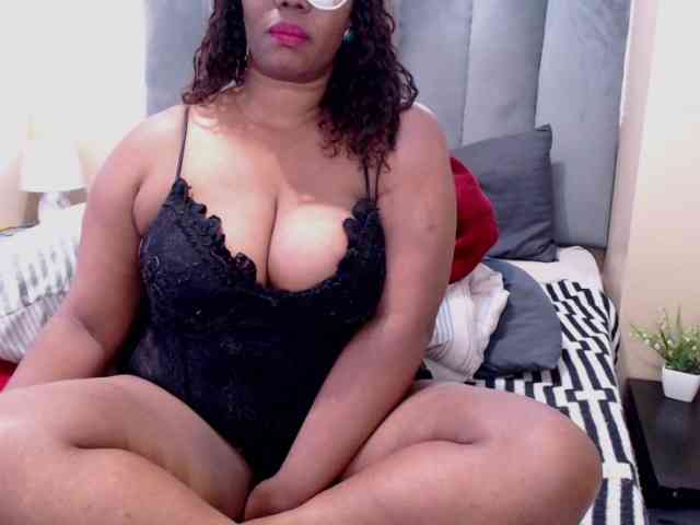 JUICYBOOBS36DD