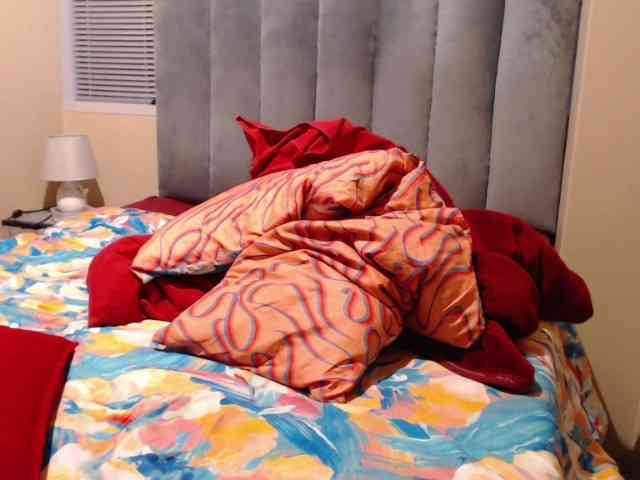 JUICYBOOBS36DD webcam