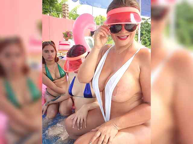 anitaandpaloma webcam