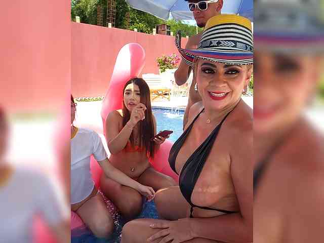 anitaandpaloma webcam
