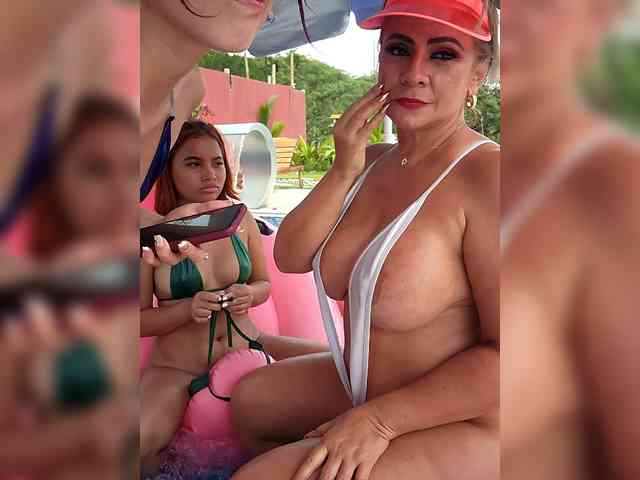 anitaandpaloma webcam