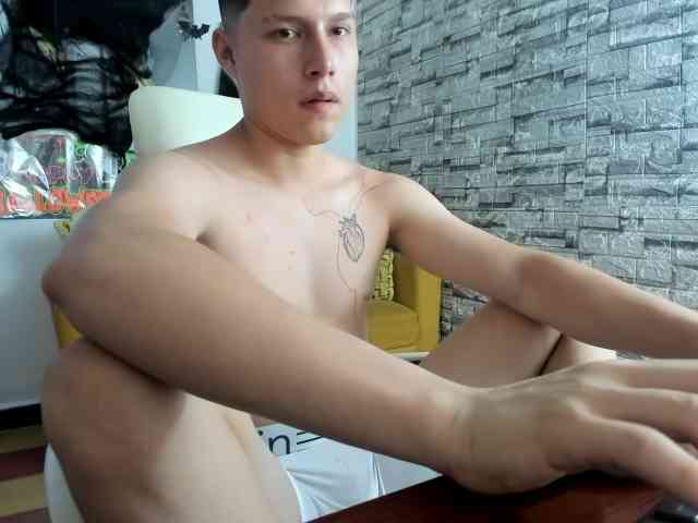 daniel-leon daniel-leon